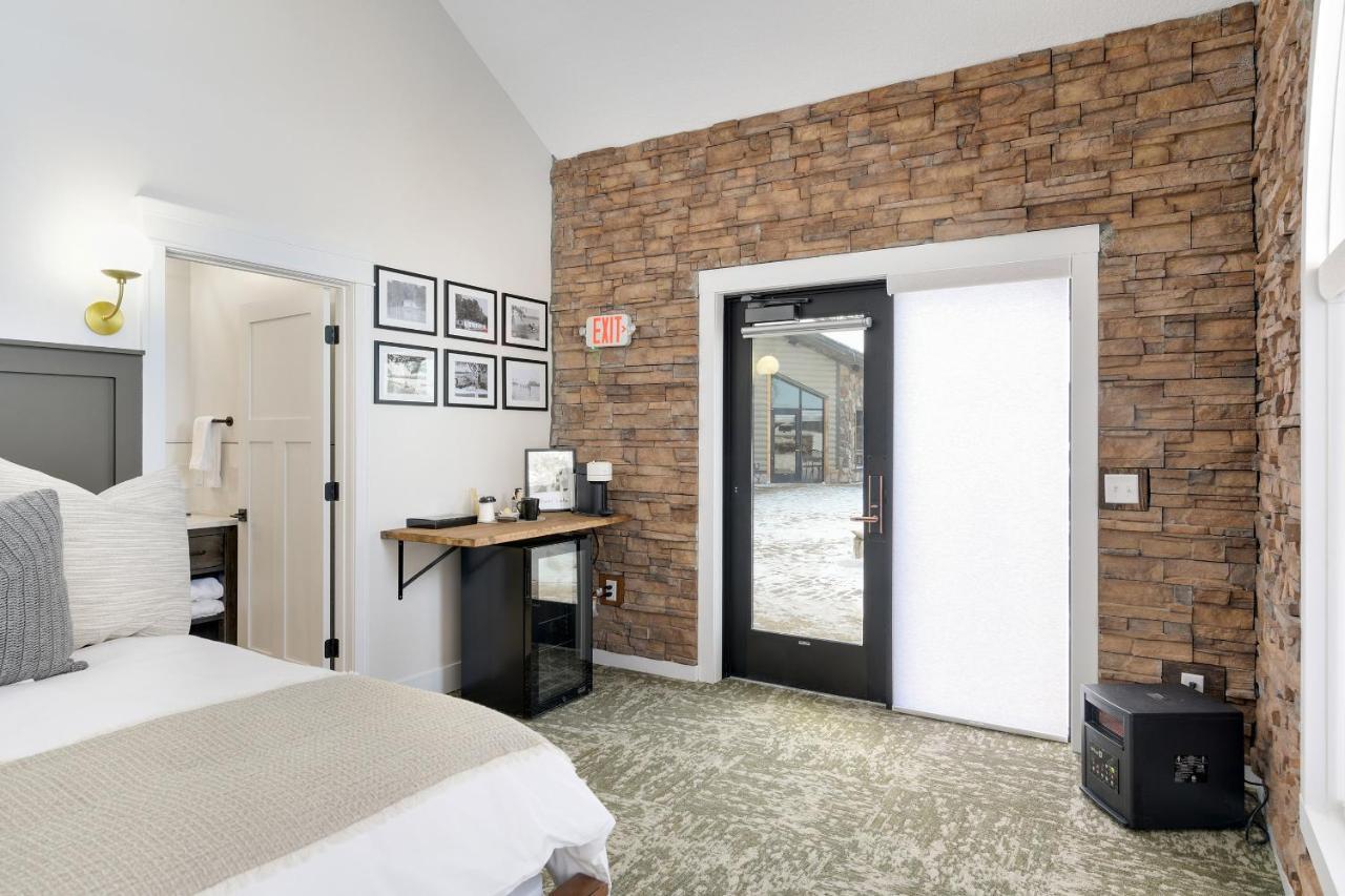 Balsam Lake Lodge ภายนอก รูปภาพ